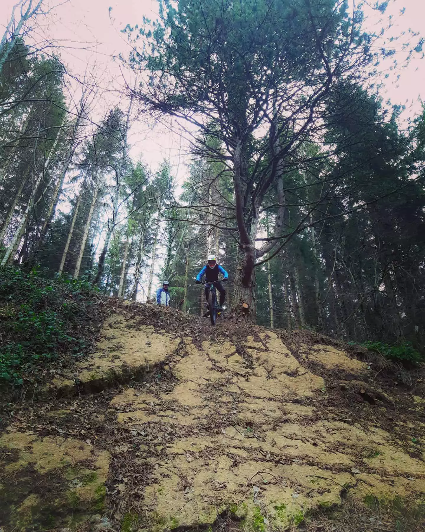 Grand Canyon piste rouge Mont Poupet Bike Park virage relevé